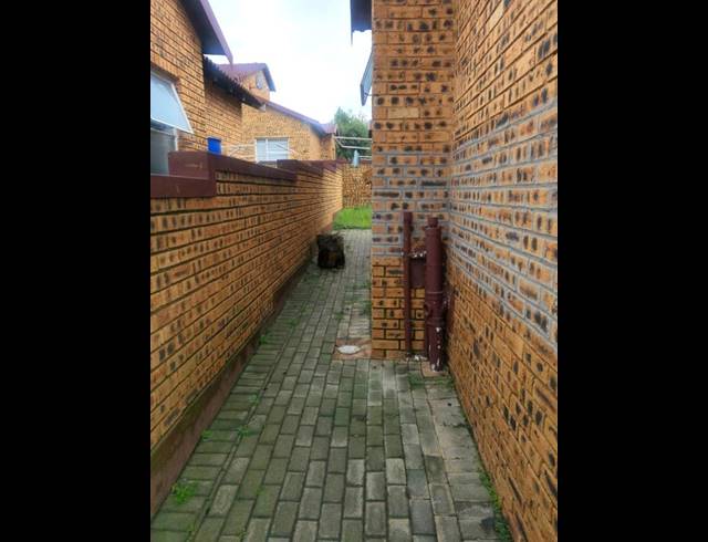 2 BEDROOM PROPERTY TO RENT IN HONEYPARK